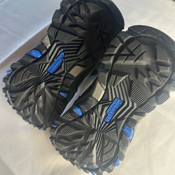 Merrell Kids Black and Blue Adventure Boots - Picture 3 of 6